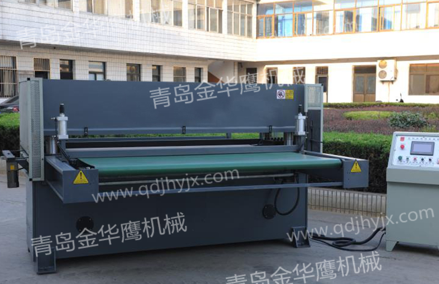 Automatic belt cutting machine